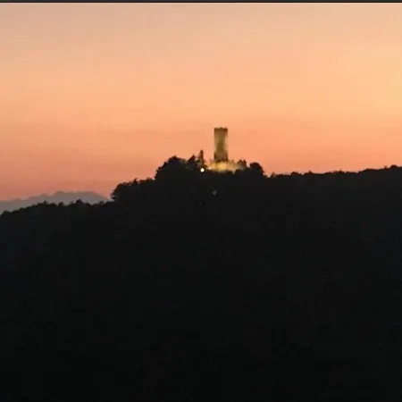 Lejlighed Incredible Hill Side Town