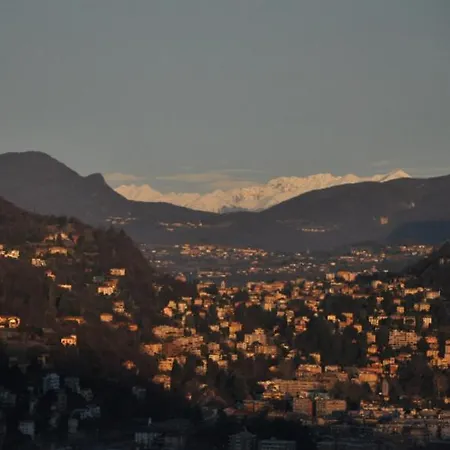 Incredible Hill Side Town Lejlighed Como
